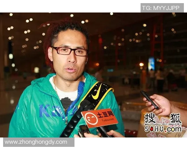 足球明星的发型变换与爱好探索之旅